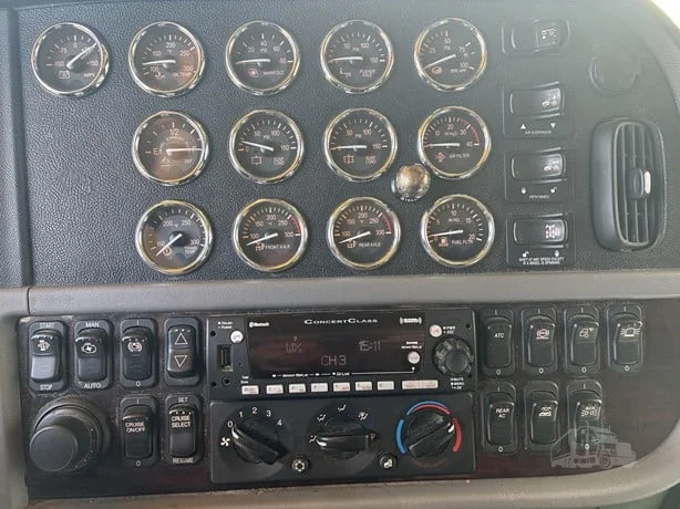 2021 Peterbilt 389 in Billings, MT — photo 7