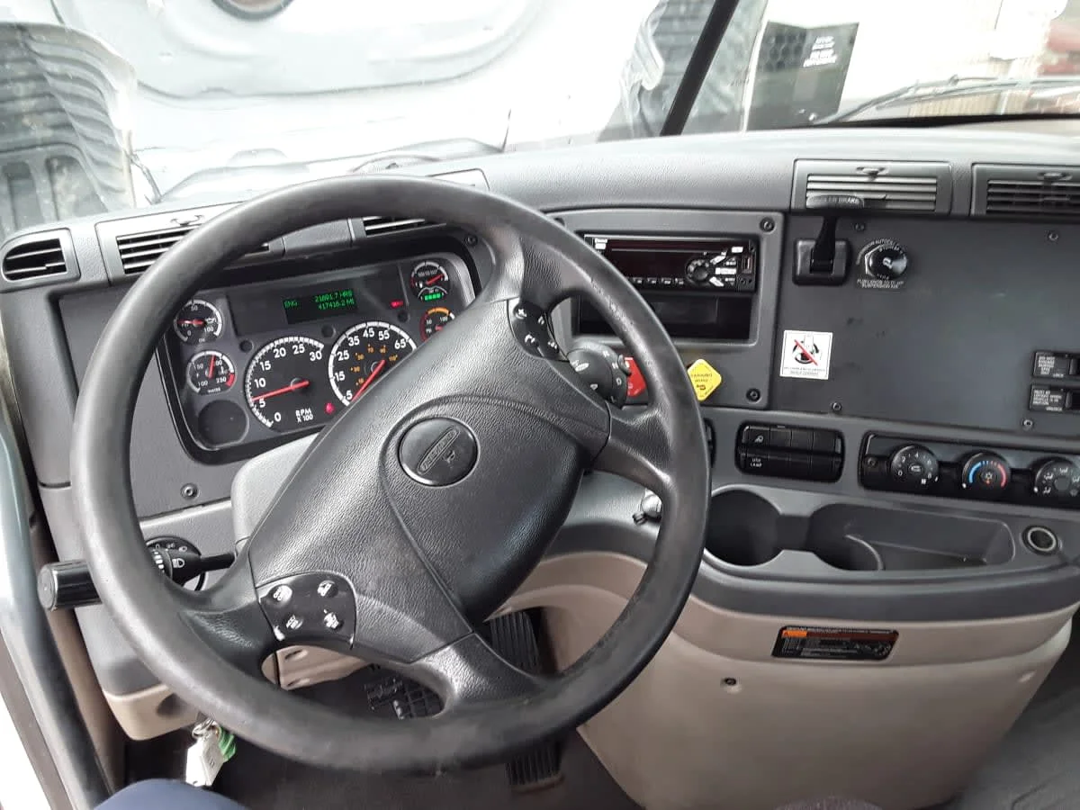 2018 Freightliner Cascadia in Kansas City, MO — photo 7