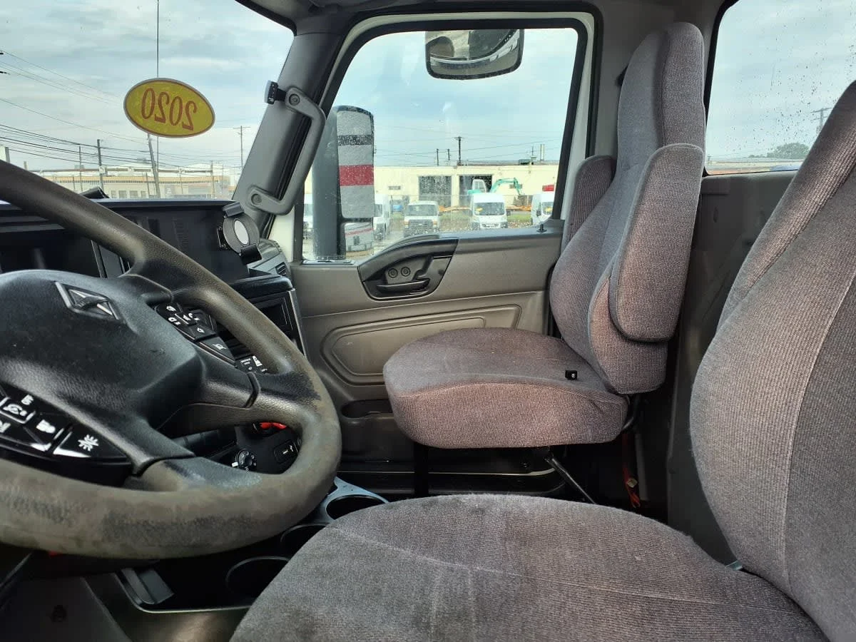 2020 International LT in Cleveland, OH — photo 7