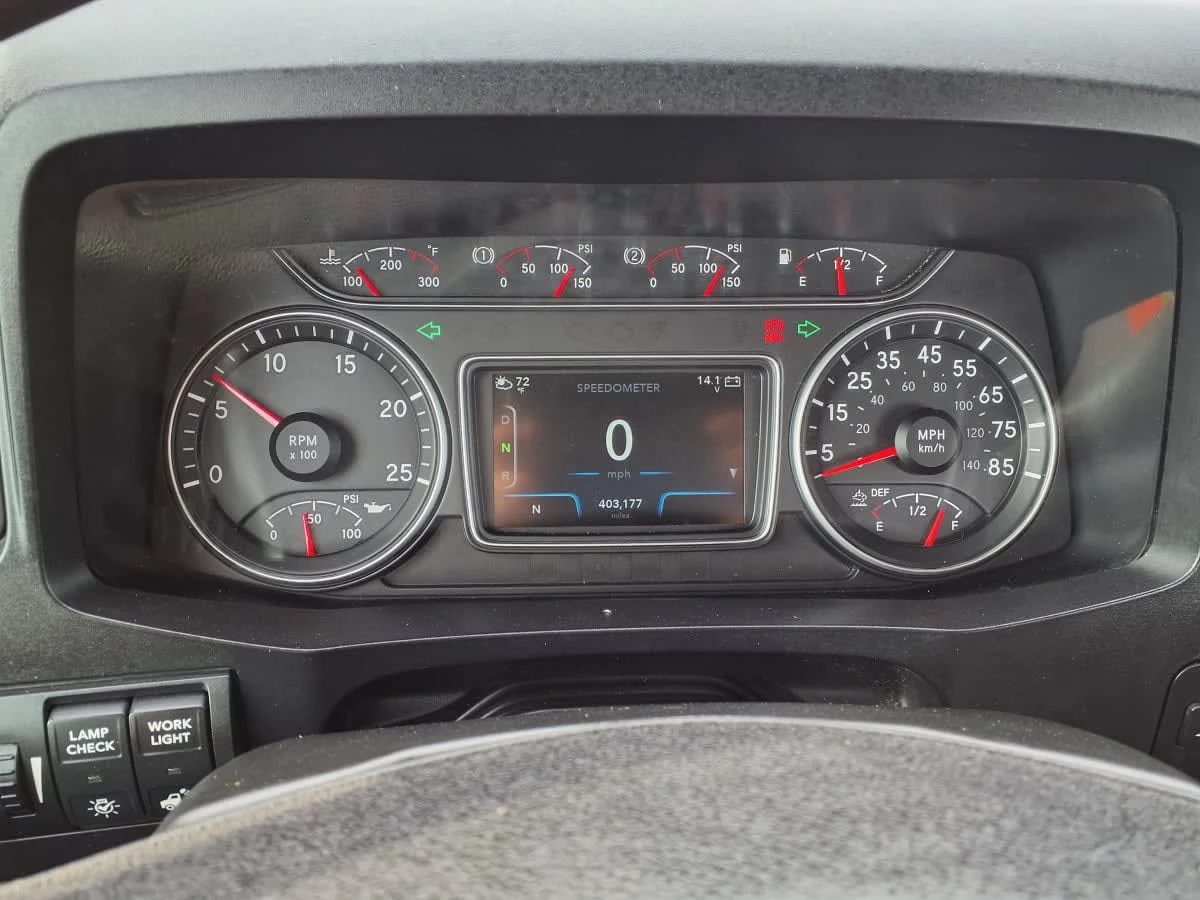 2020 International LT in Cleveland, OH — photo 11