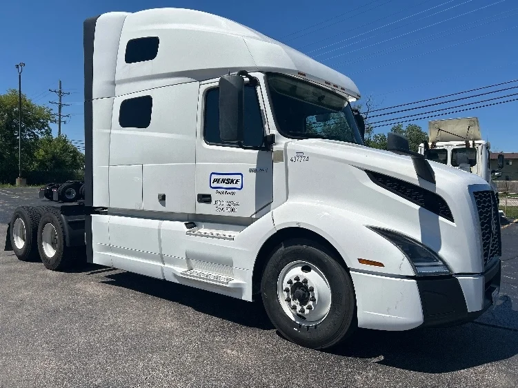 2022 Volvo VNL 760