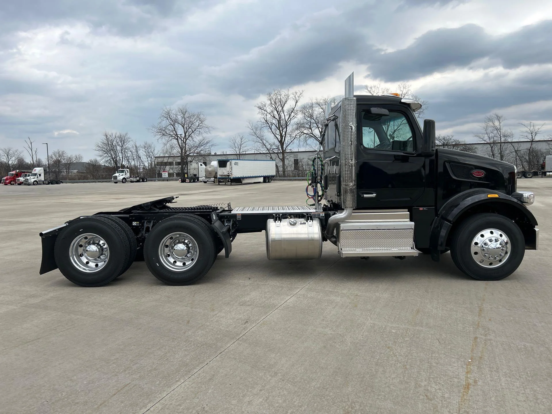 2027 Peterbilt 567 in Perrysburg, OH — photo 4