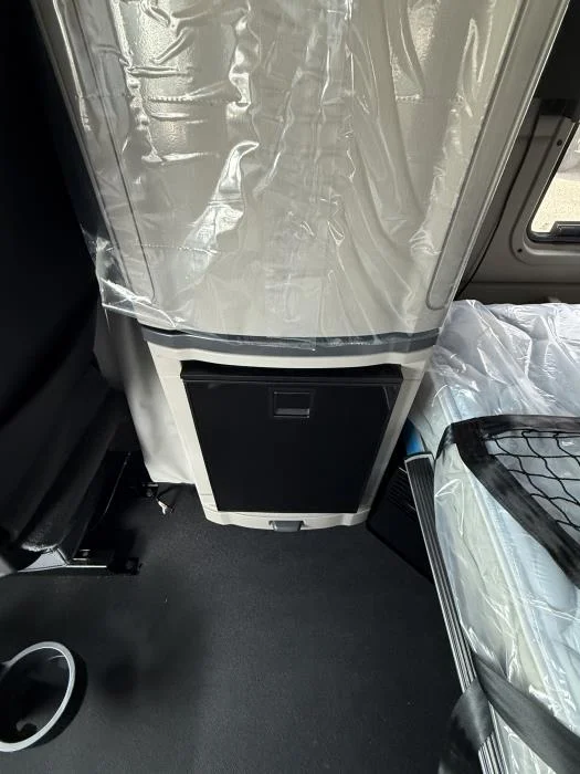 2027 Peterbilt 579 - image 9