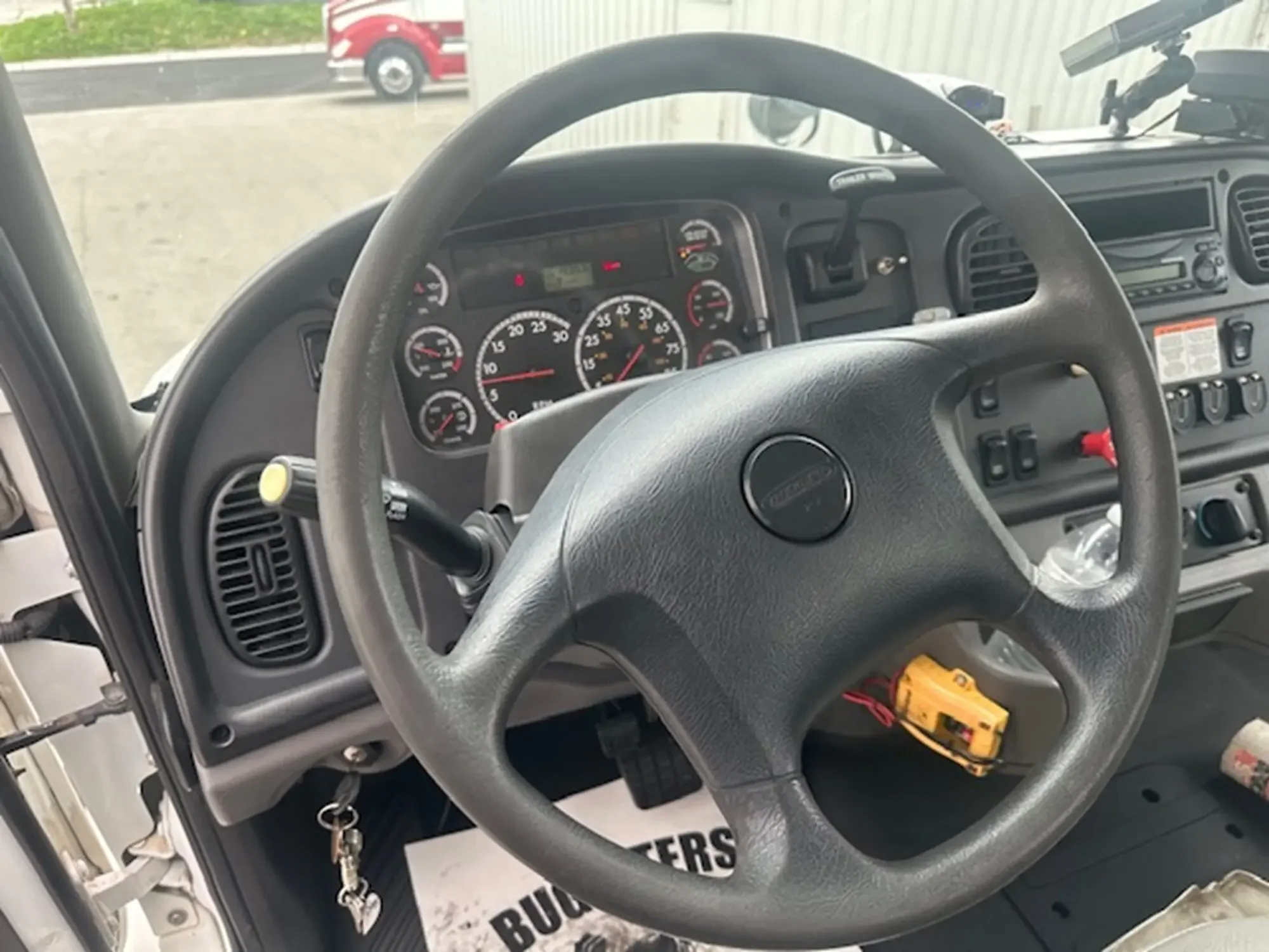 2013 Freightliner M2 106 - image 6