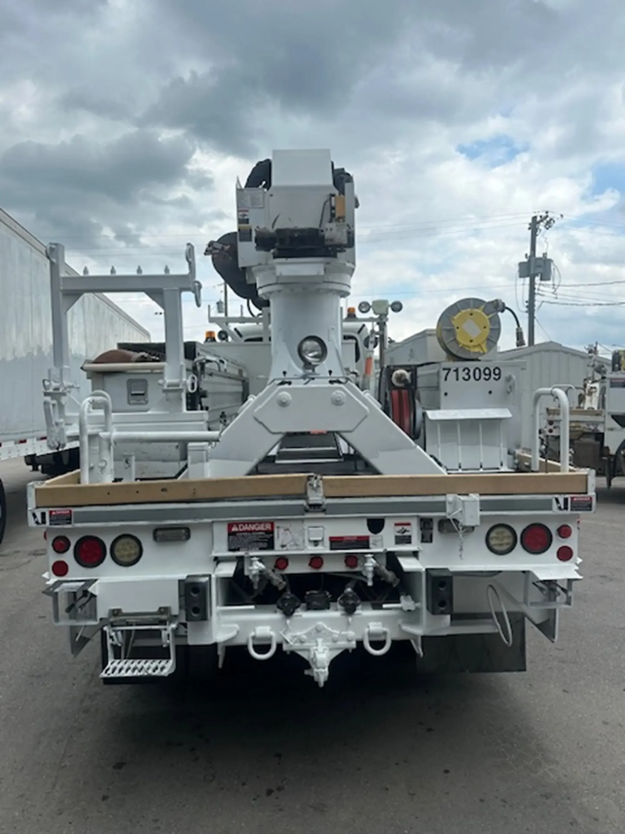 2013 Freightliner M2 106 - image 5