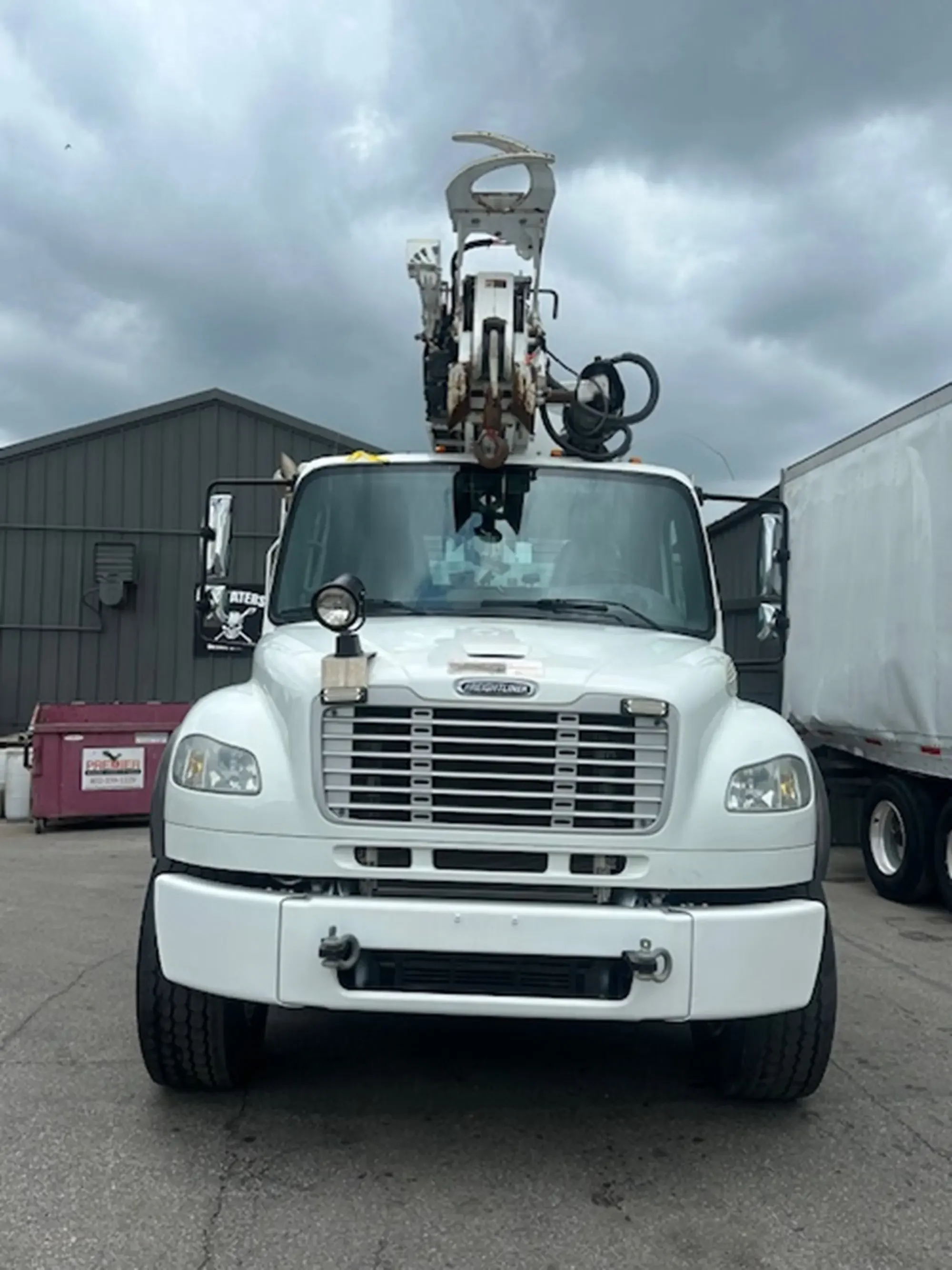 2013 Freightliner M2 106 - image 2