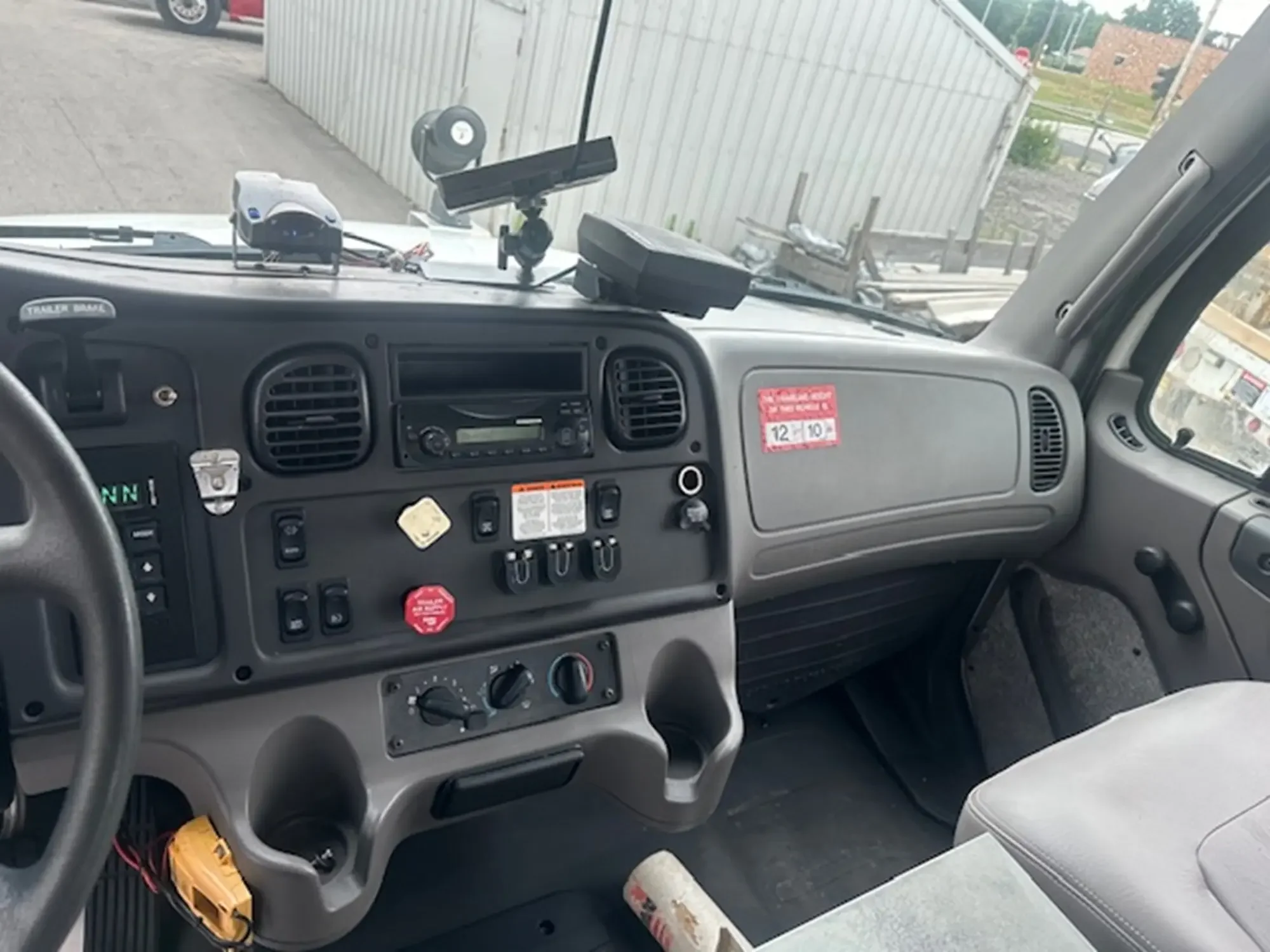 2013 Freightliner M2 106 - image 8