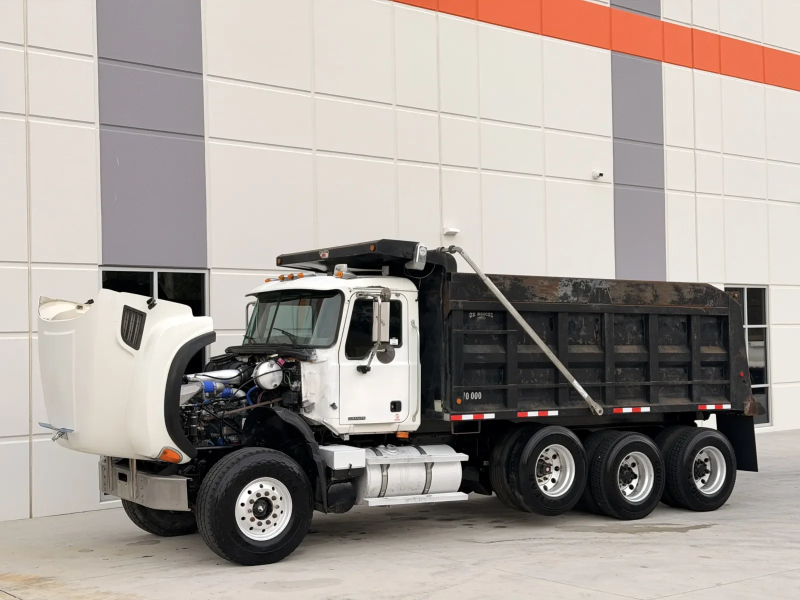 2006 Mack in Greer, SC — photo 11