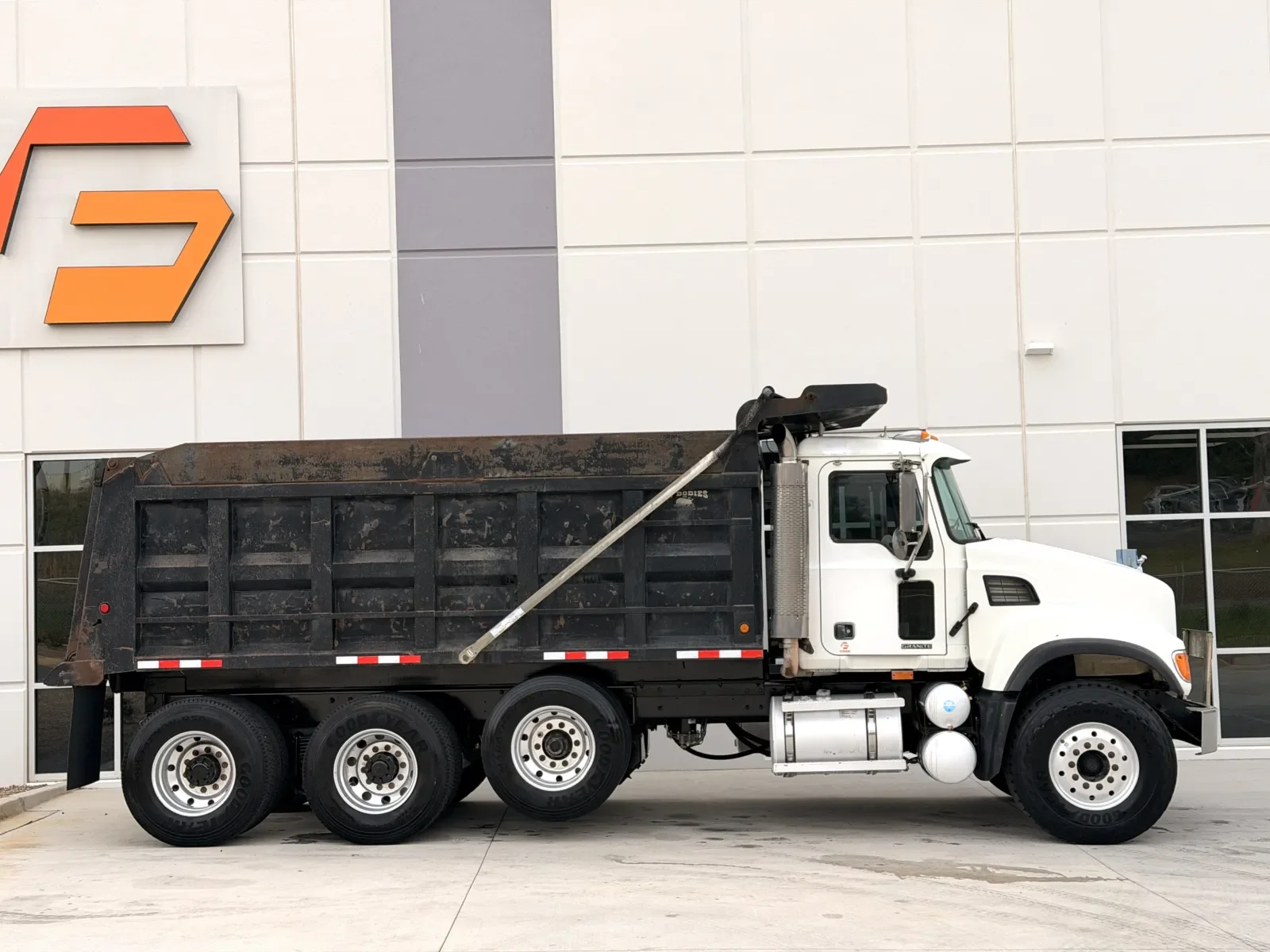 2006 Mack in Greer, SC — photo 4