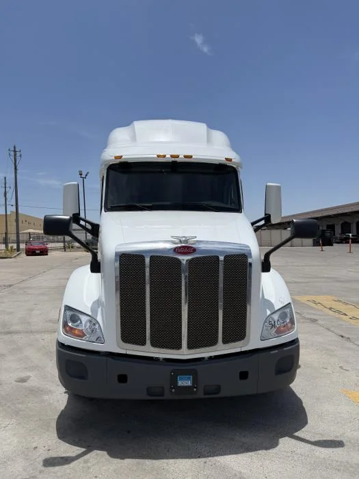 2021 Peterbilt 579 - image 10