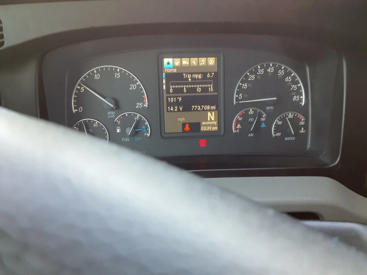 2020 Freightliner Cascadia - image 10