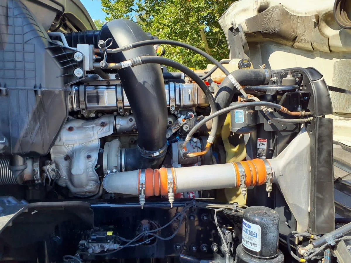 2020 Freightliner Cascadia - image 9