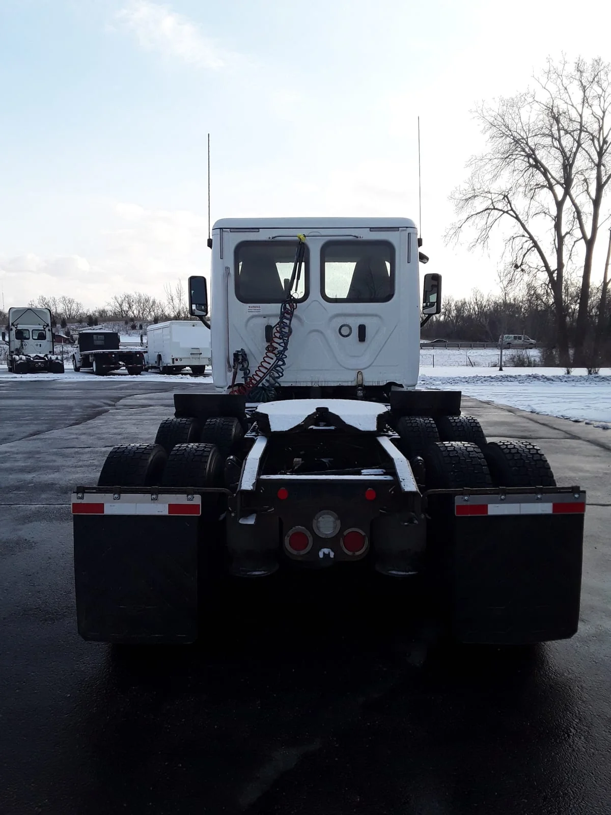 2018 Freightliner Cascadia - image 5