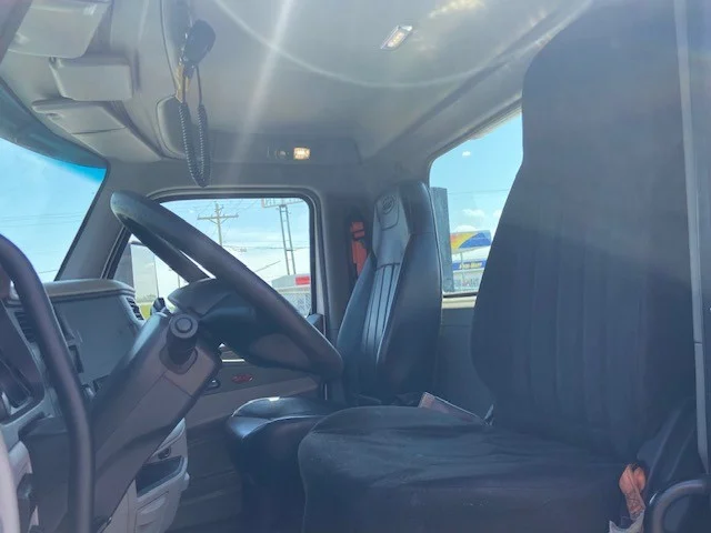2019 Peterbilt 579 in Zanesville, OH — photo 19