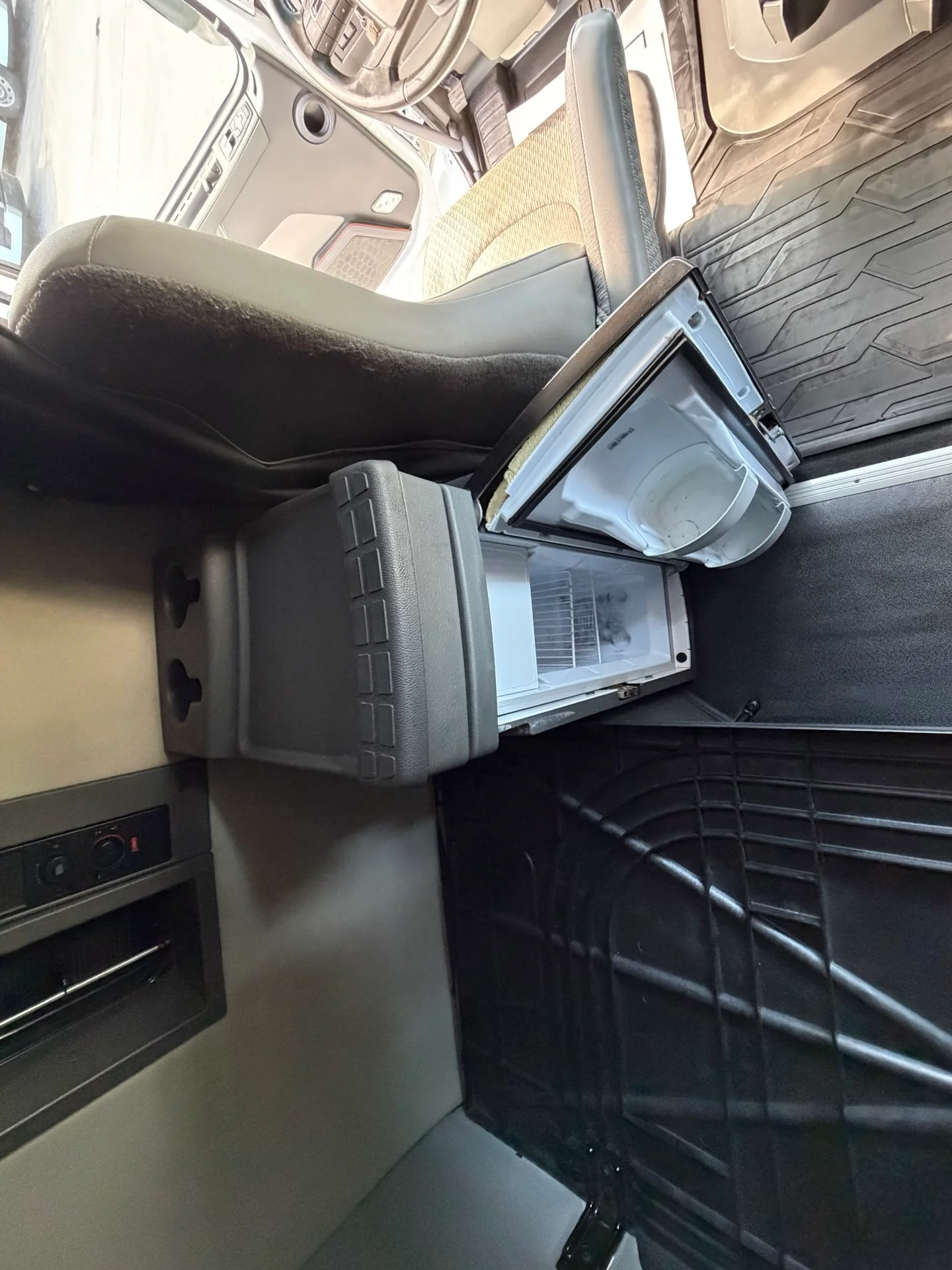 2023 Volvo in Fultondale, AL — photo 19