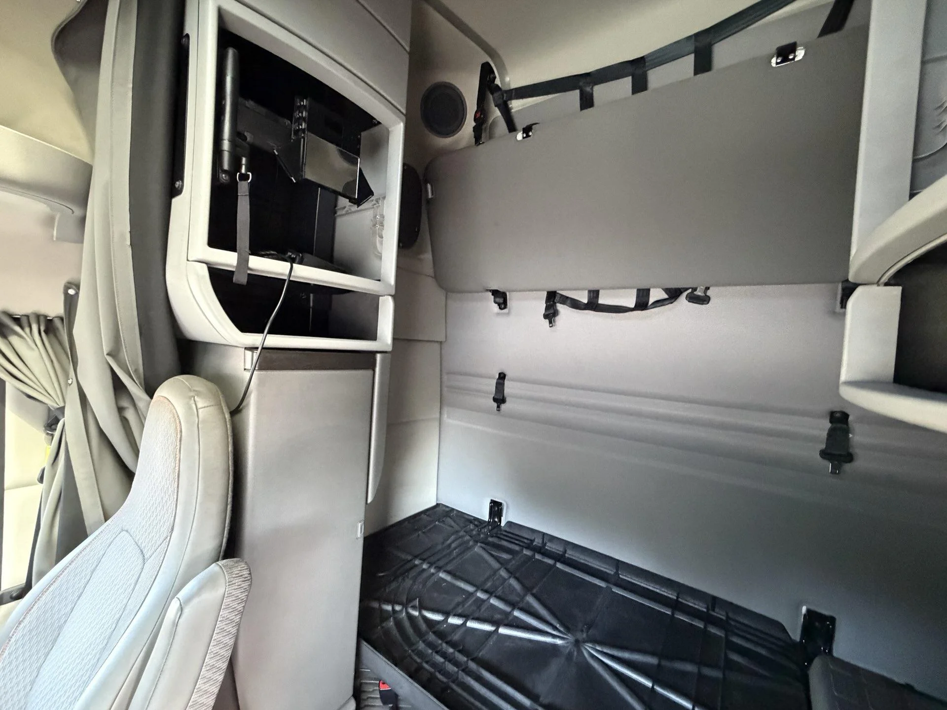 2023 Volvo in Fultondale, AL — photo 16