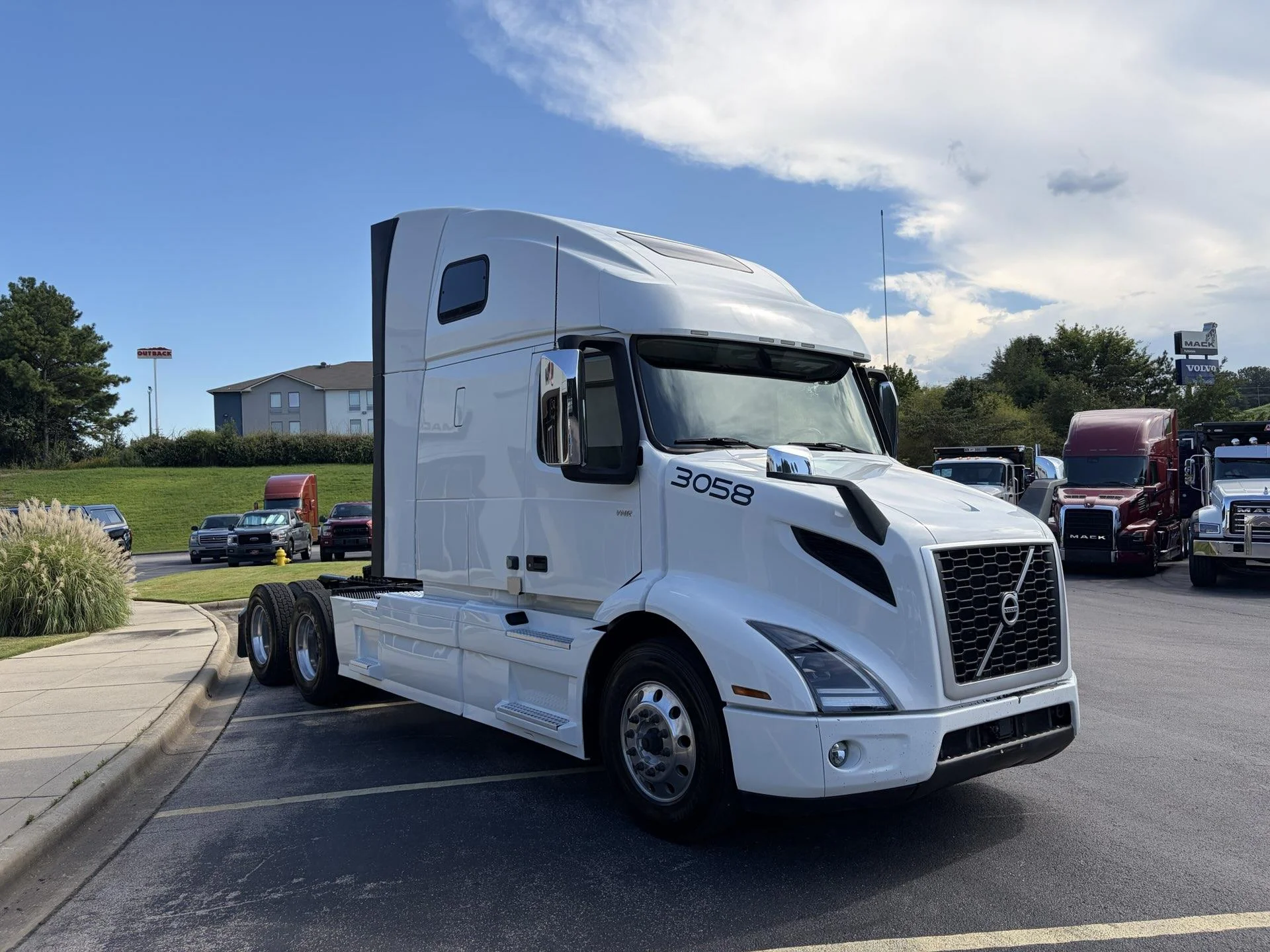2023 Volvo in Fultondale, AL — photo 3