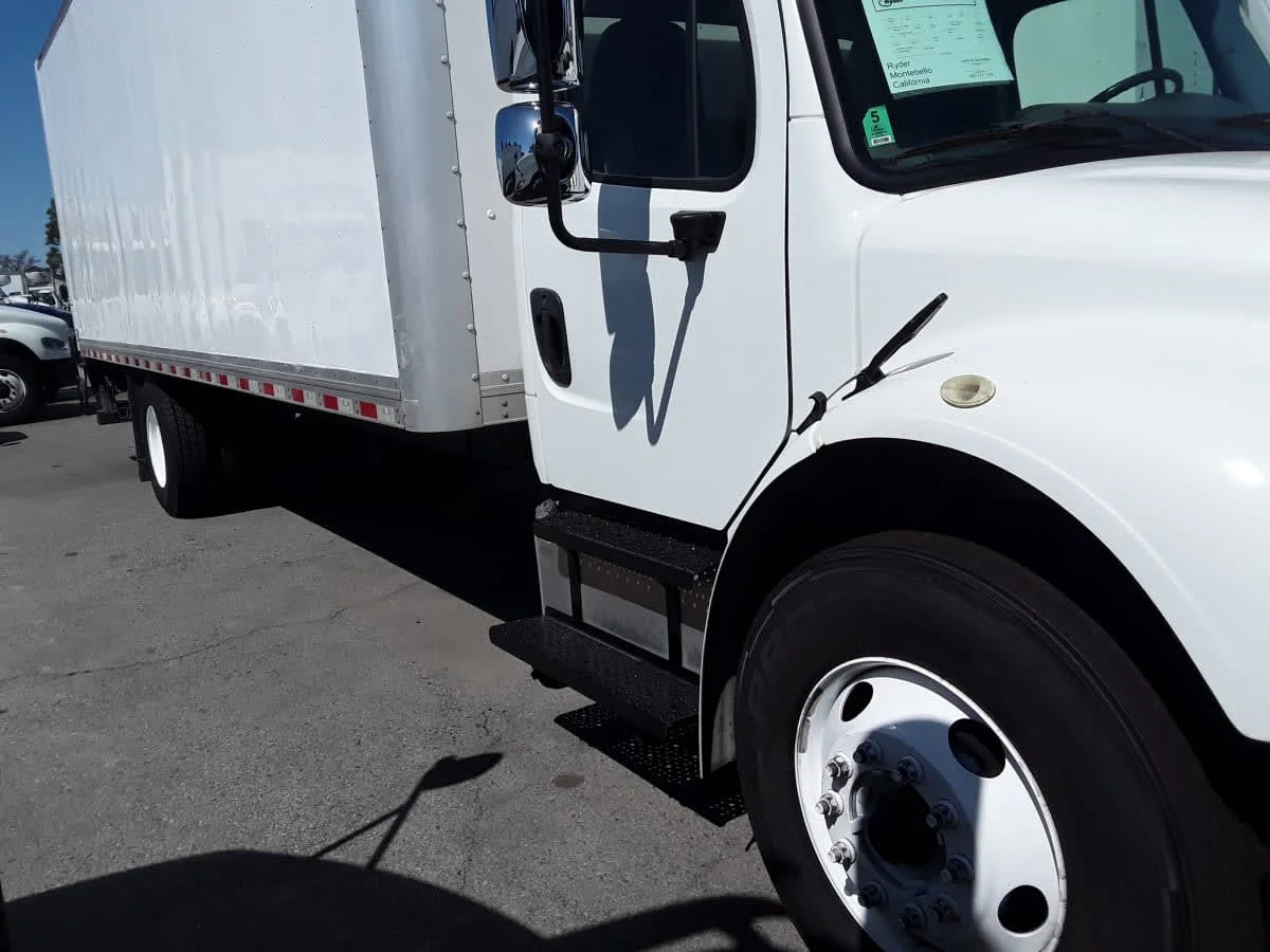2018 Freightliner M2 106 - image 11