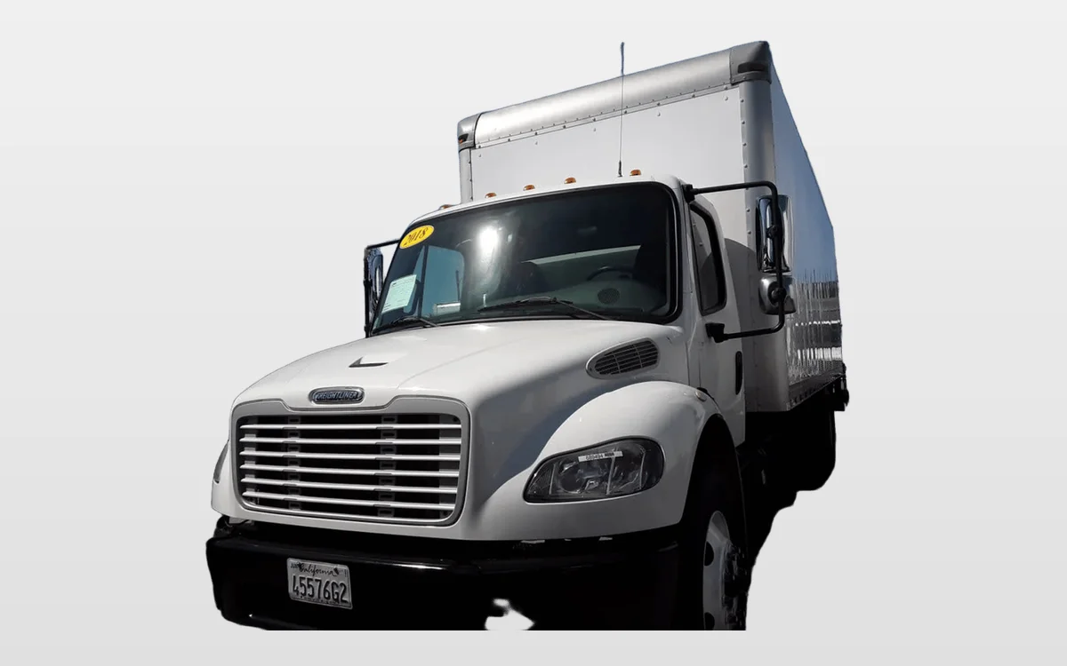 2018 Freightliner M2 106 - image 1