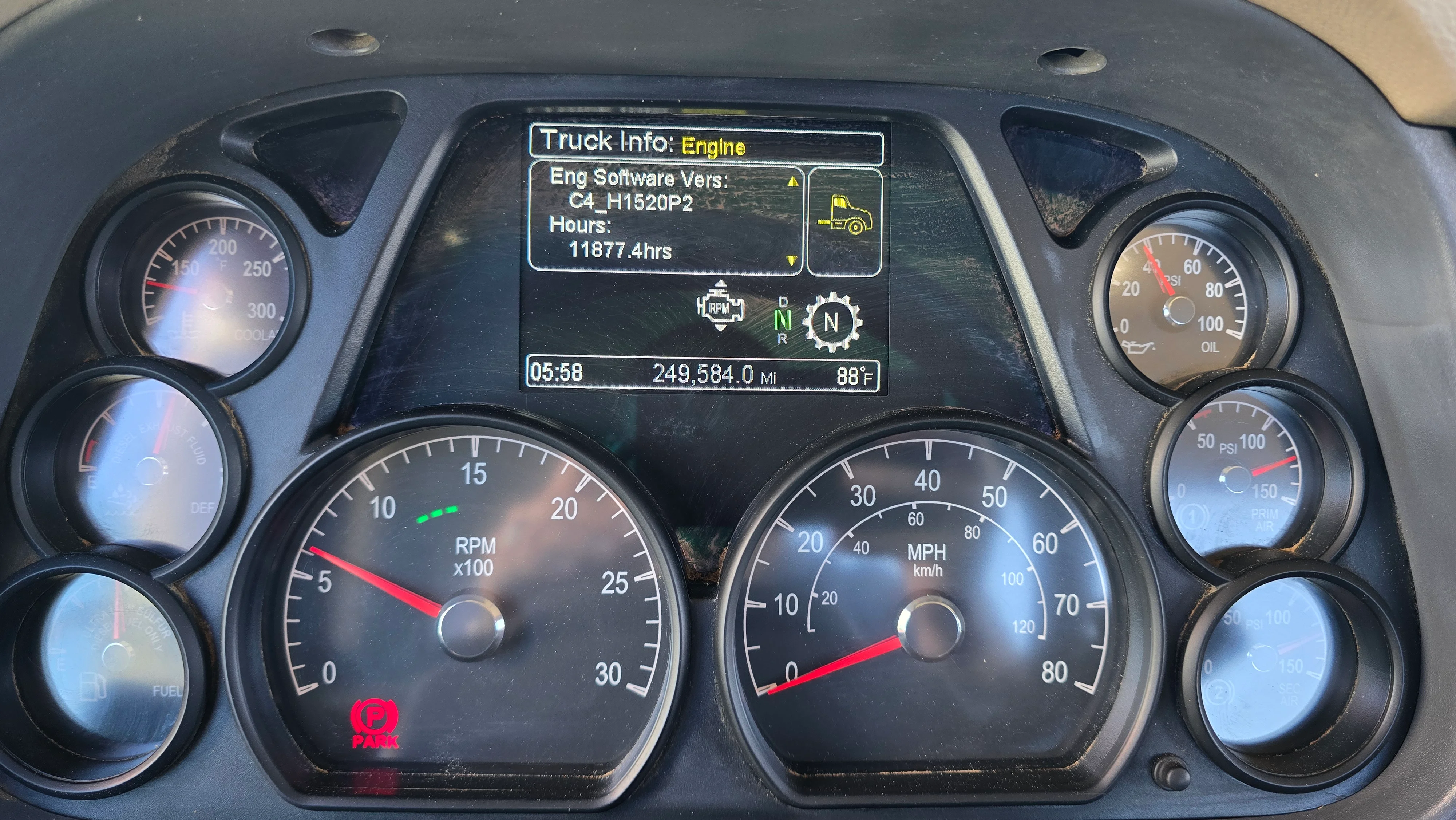 2020 Peterbilt 567 in Lowell, AR — photo 16