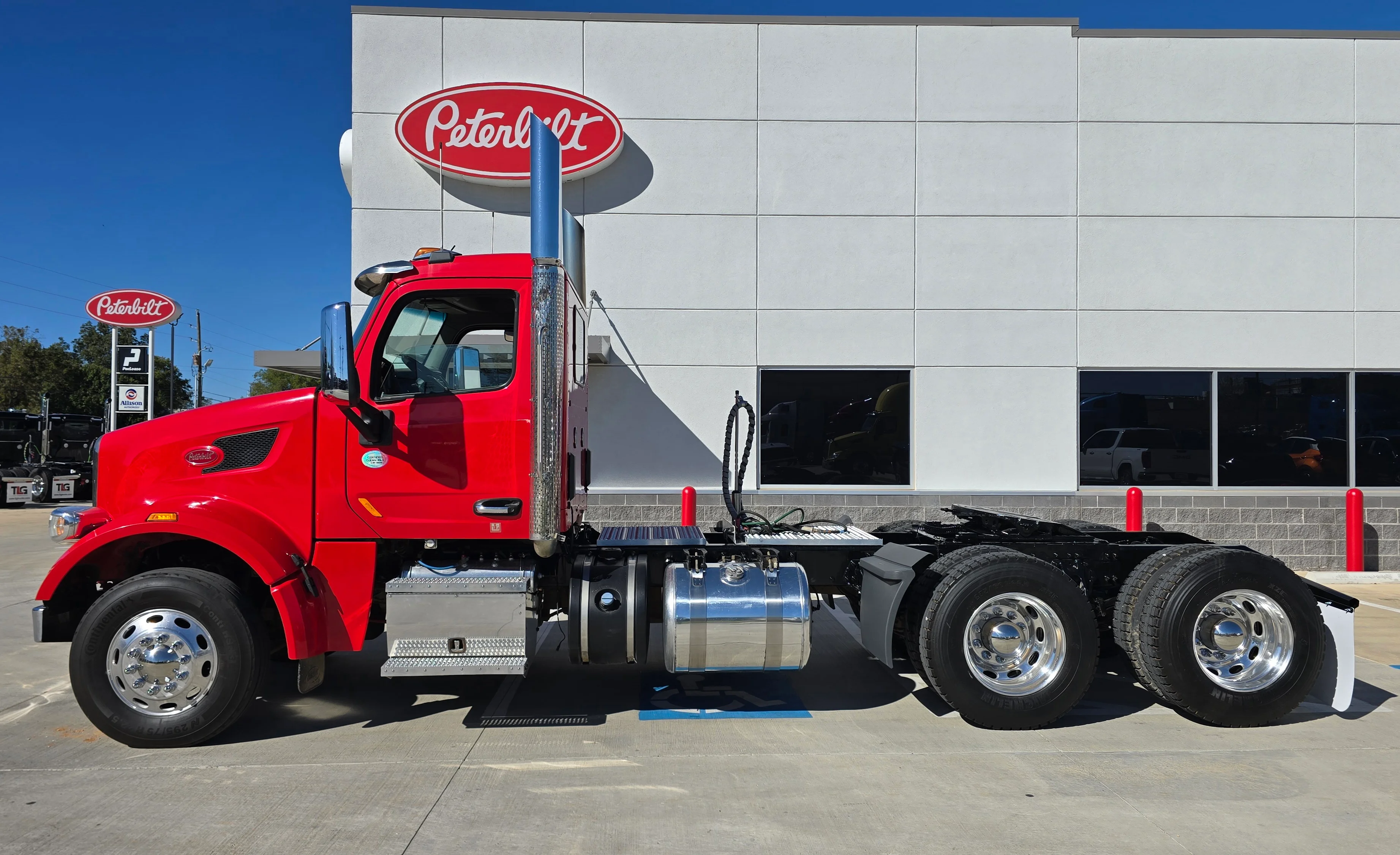 2020 Peterbilt 567 in Lowell, AR — photo 2