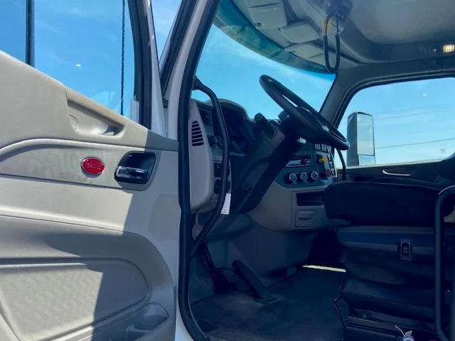 2019 Peterbilt 579 in Lima, OH — photo 22