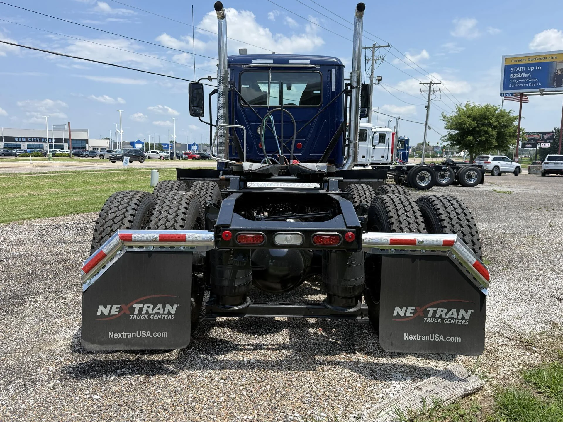 2024 Mack Pinnacle in Quincy, IL — photo 4