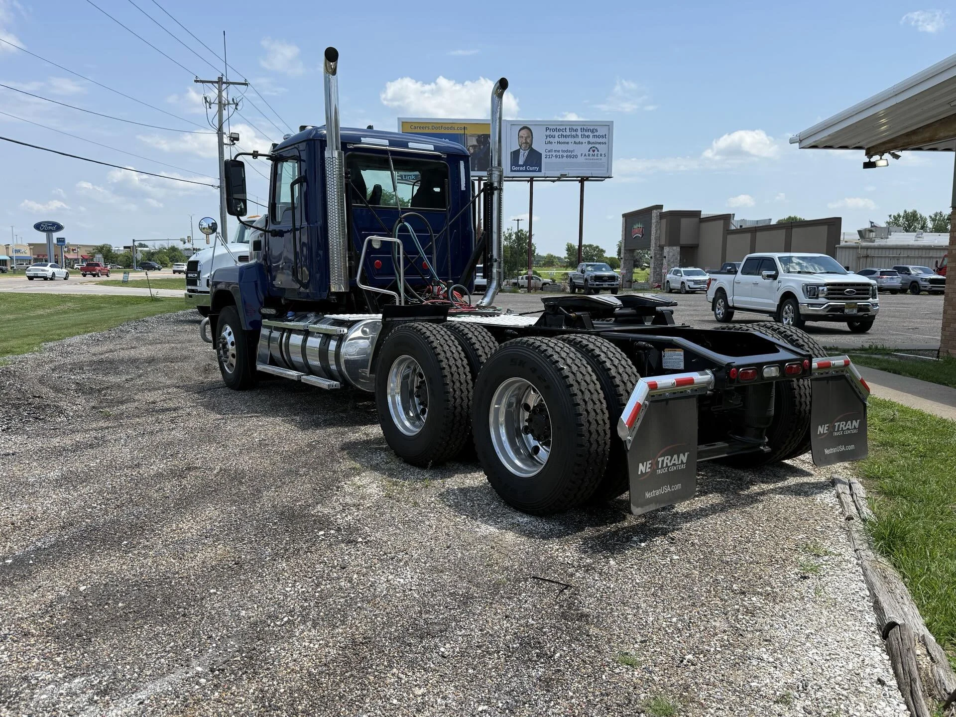2024 Mack Pinnacle in Quincy, IL — photo 3