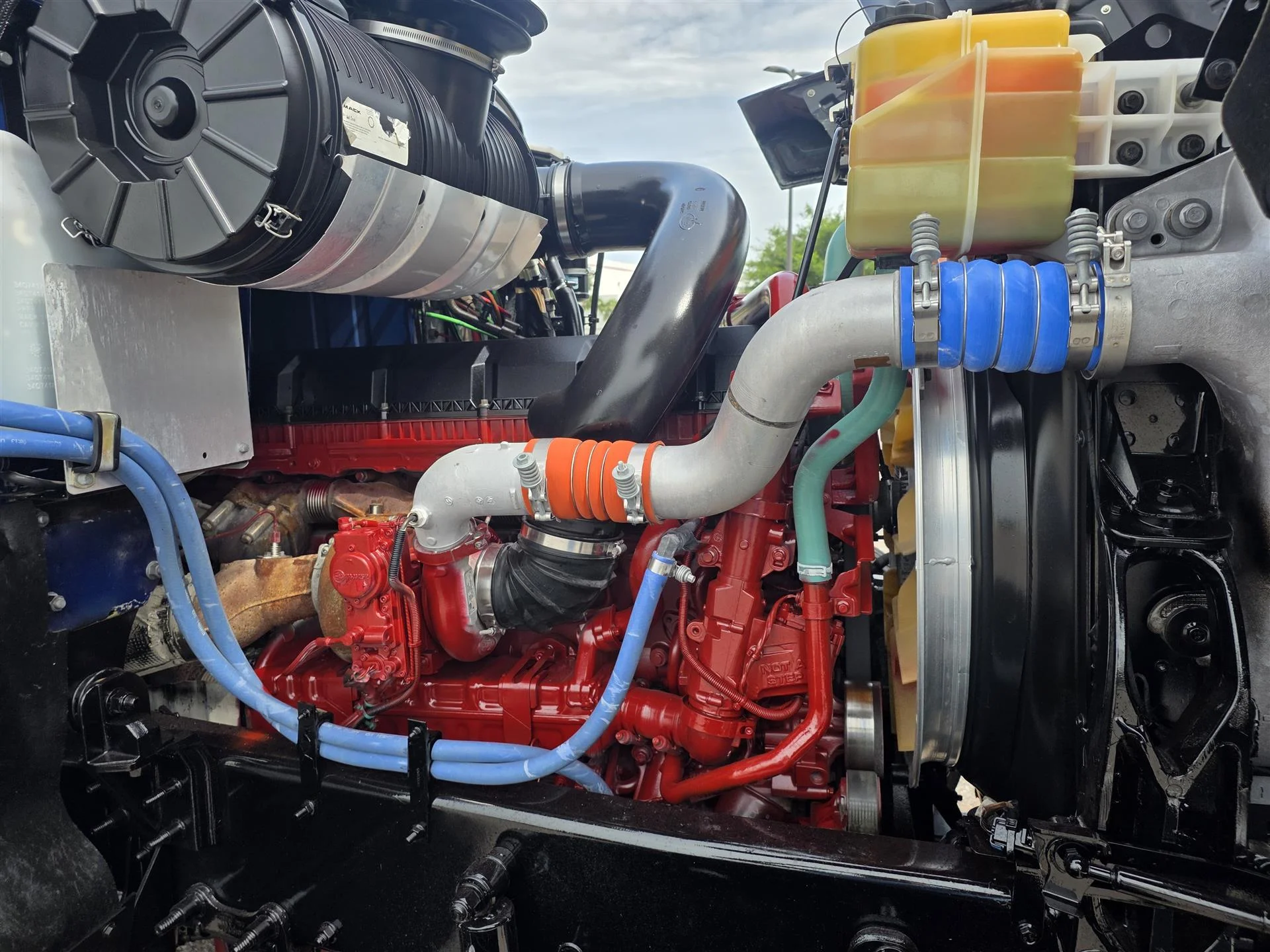 2024 Mack Pinnacle in Quincy, IL — photo 15