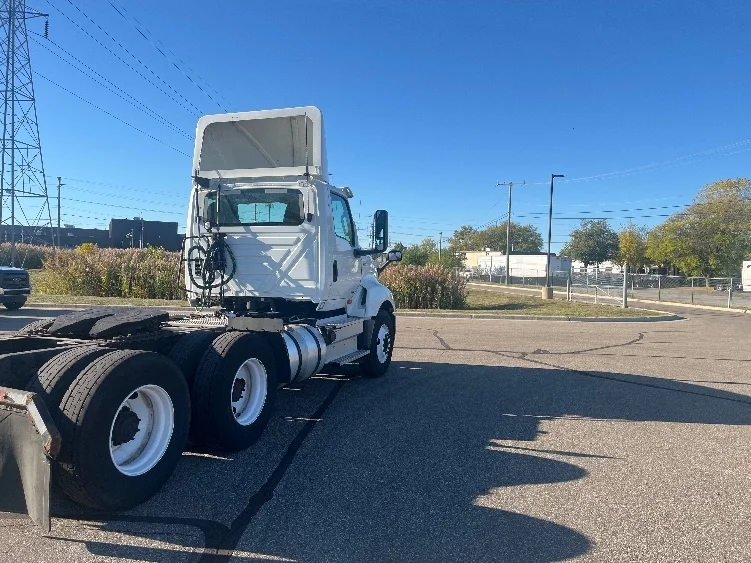 2019 International LT in Warren, MI — photo 7