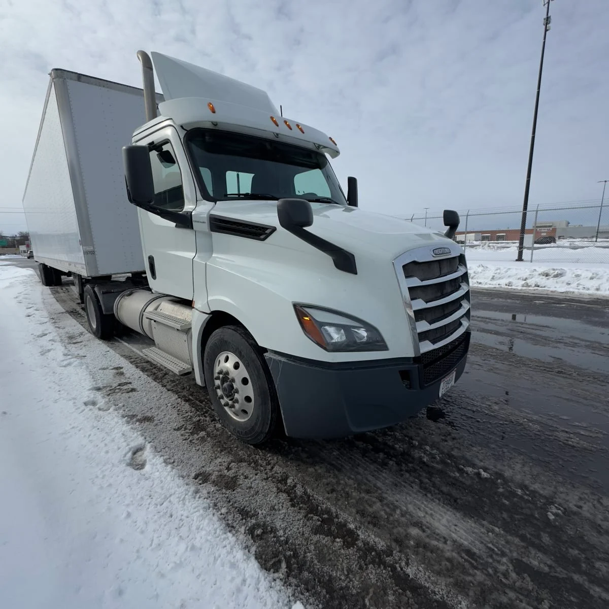 2019 Freightliner Cascadia in West Sacramento, CA — photo 3