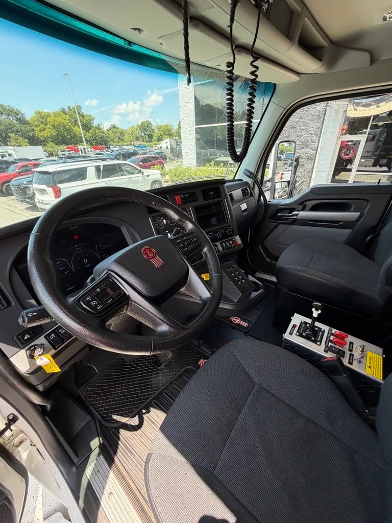2025 Kenworth in Birmingham, AL — photo 2