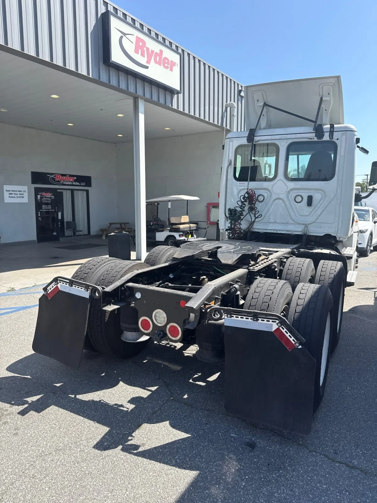 2018 Freightliner Cascadia - image 4