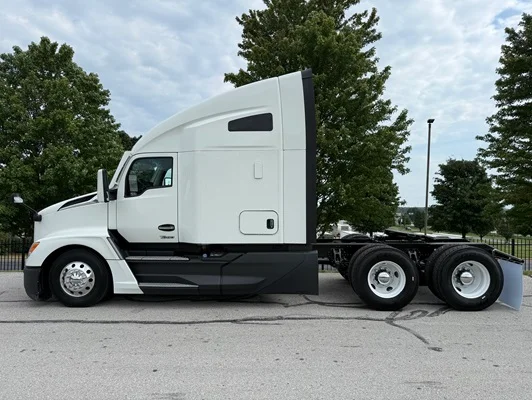 2023 Kenworth T680 in Springfield, MO — photo 8