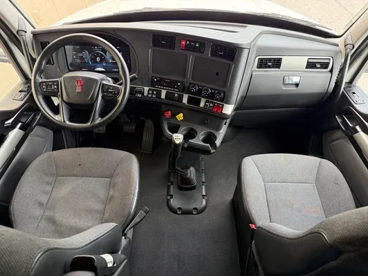 2023 Kenworth T680 in Springfield, MO — photo 3