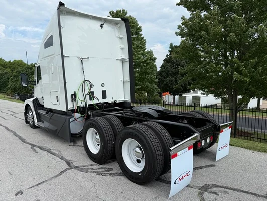 2023 Kenworth T680 in Springfield, MO — photo 9