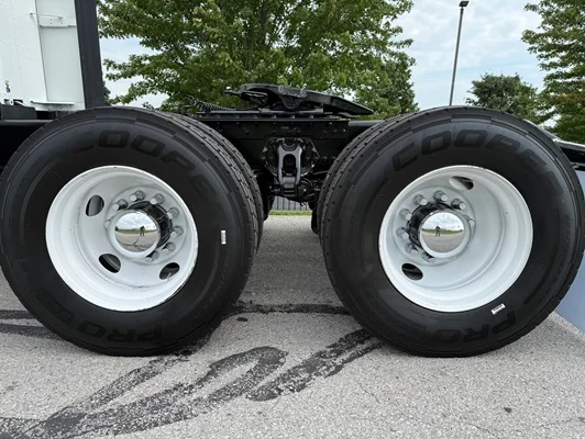 2023 Kenworth T680 in Springfield, MO — photo 11
