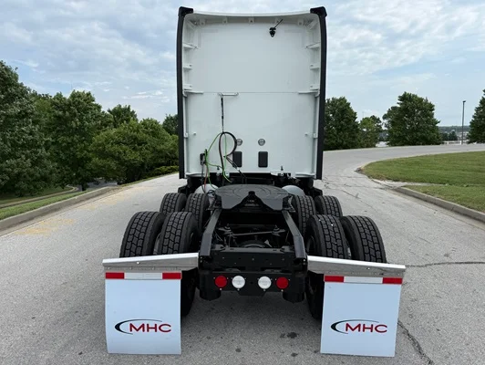 2023 Kenworth T680 in Springfield, MO — photo 5