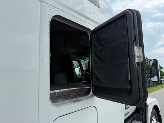 2023 Kenworth T680 in Springfield, MO — photo 18