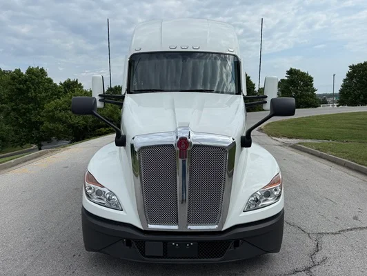 2023 Kenworth T680 in Springfield, MO — photo 13