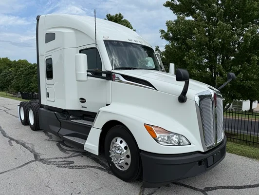2023 Kenworth T680 in Springfield, MO