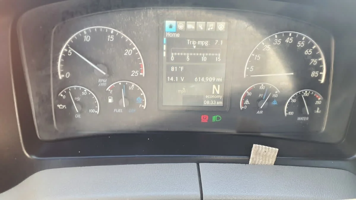 2020 Freightliner Cascadia in Springfield, MA — photo 11