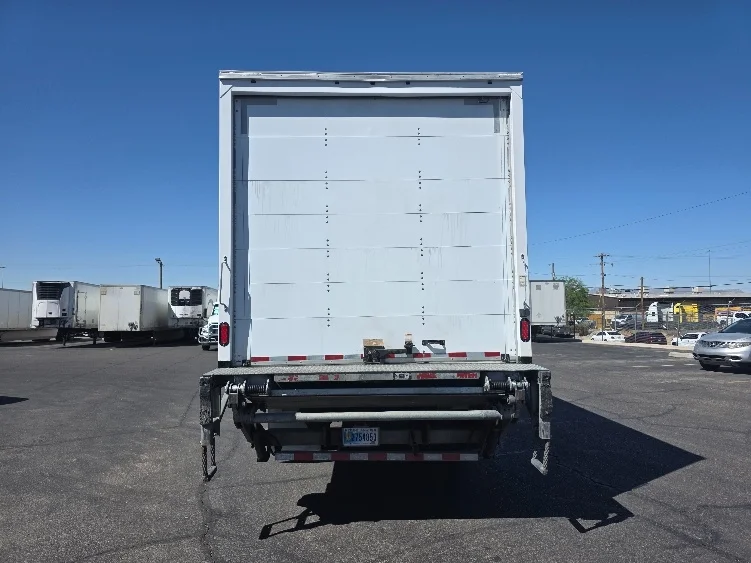 2019 Freightliner eM2 in El Paso, TX — photo 7