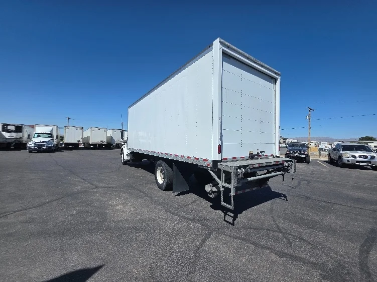 2019 Freightliner eM2 in El Paso, TX — photo 6