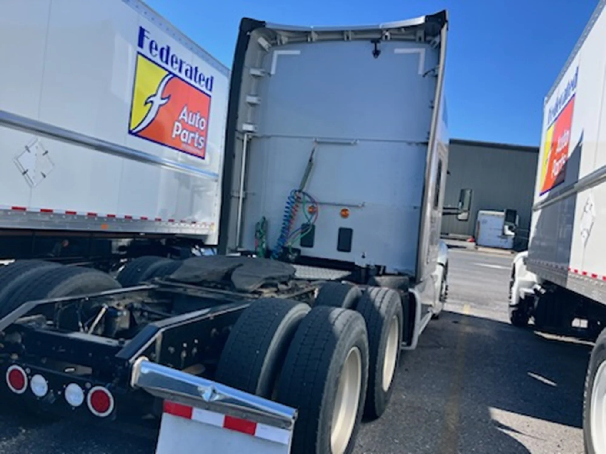 2019 Kenworth T680 - image 3