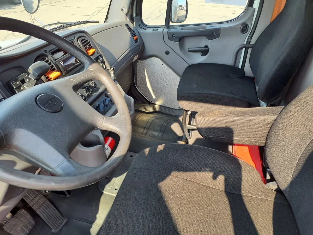 2019 Freightliner M2 106 in Oak Creek, WI — photo 7