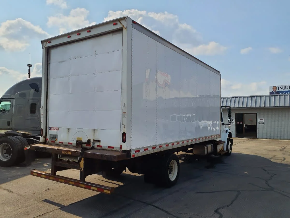 2019 Freightliner M2 106 in Oak Creek, WI — photo 4