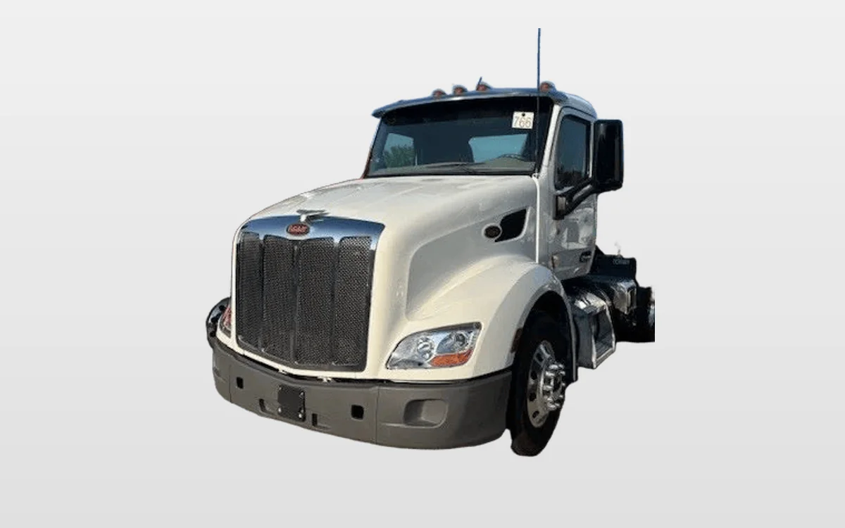 2021 PETERBILT 579 - image 1