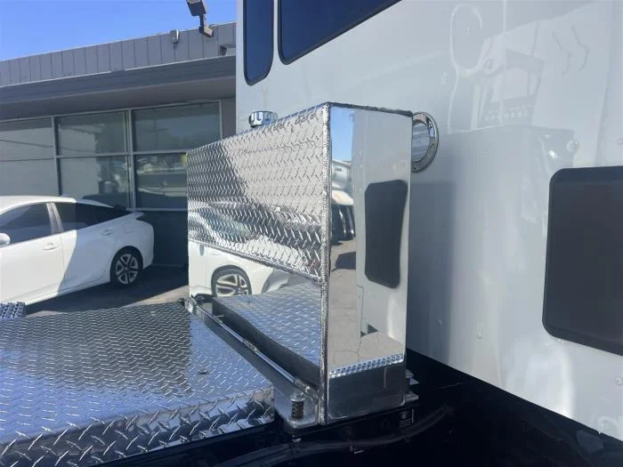 2026 Peterbilt 548 in Fontana, CA — photo 18