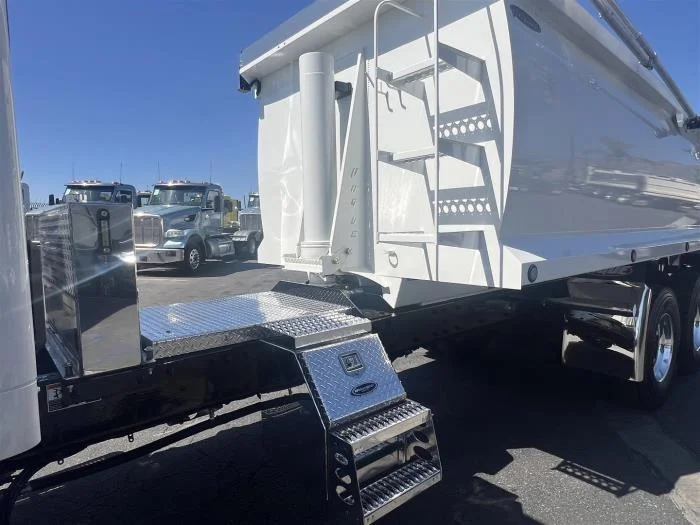 2026 Peterbilt 548 in Fontana, CA — photo 25